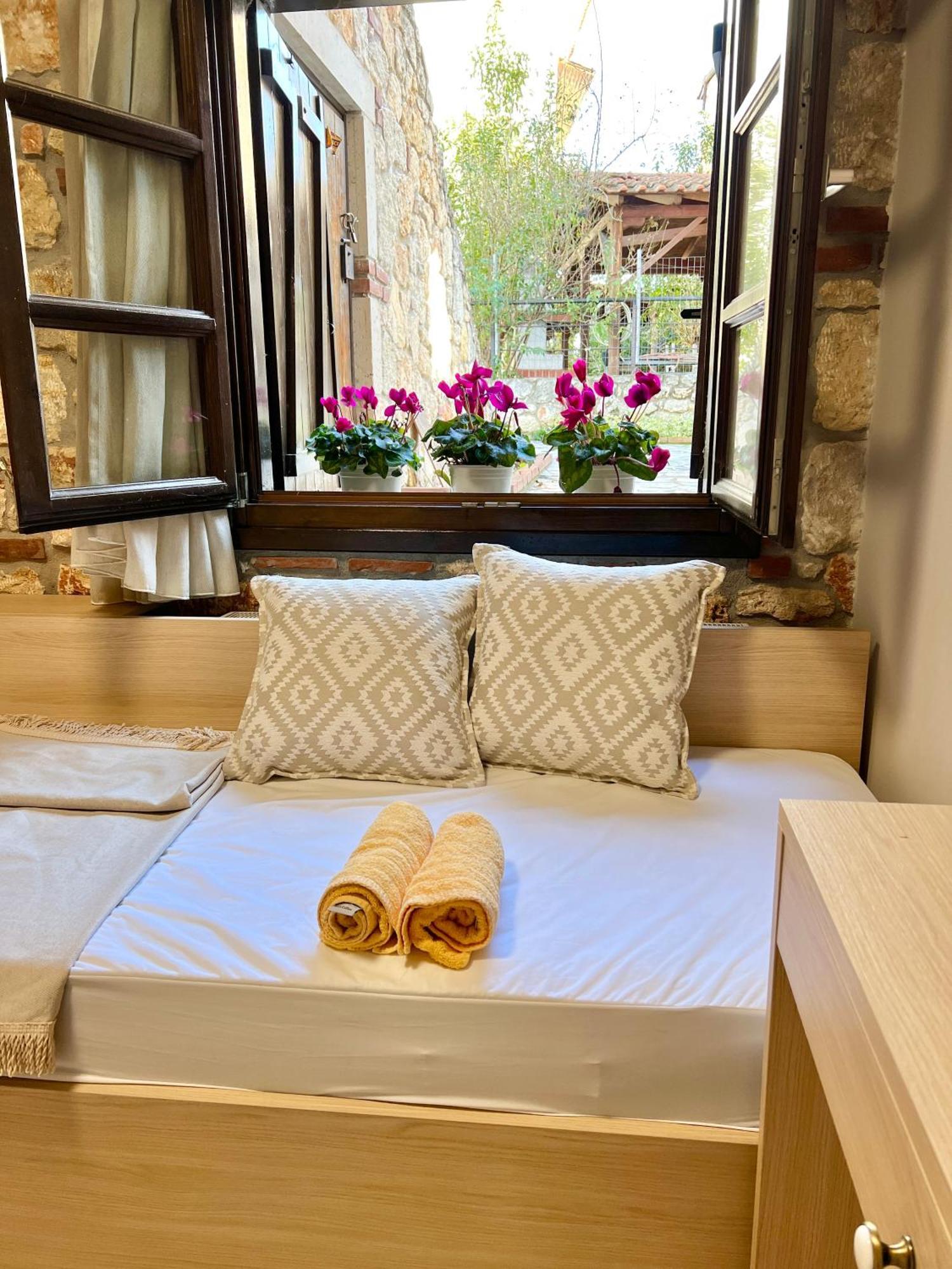 Boutique Stone House Vendégház Pszakúdia Kültér fotó